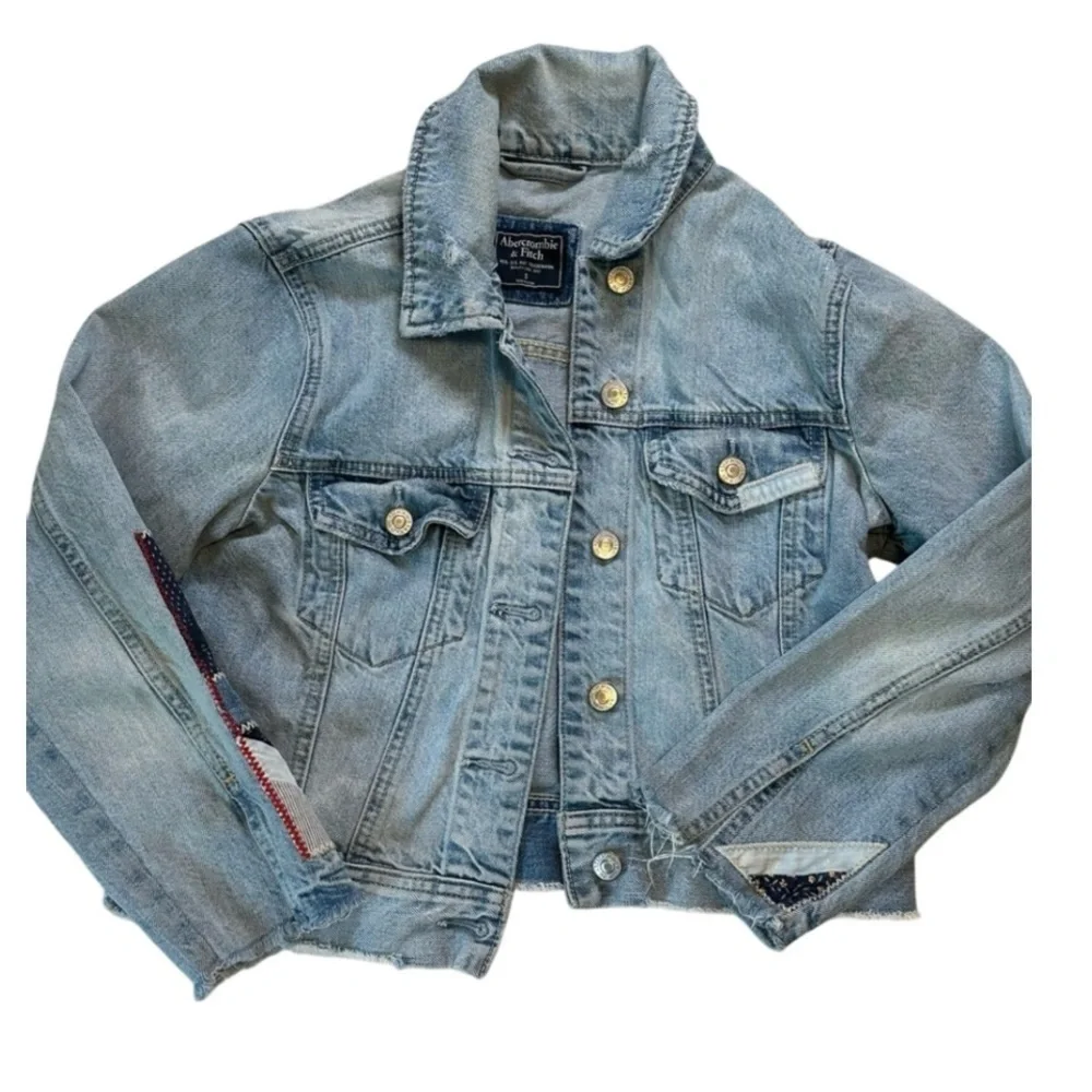 🔆 Abercrombie & Fitch Cropped Patchwork Denim Jacket - Small